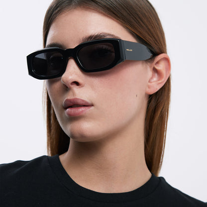 Kira All Black