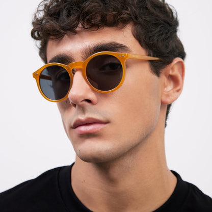 Kubu Amber Carbon