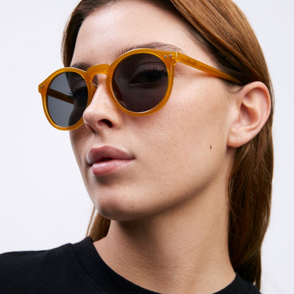 Kubu Amber Carbon